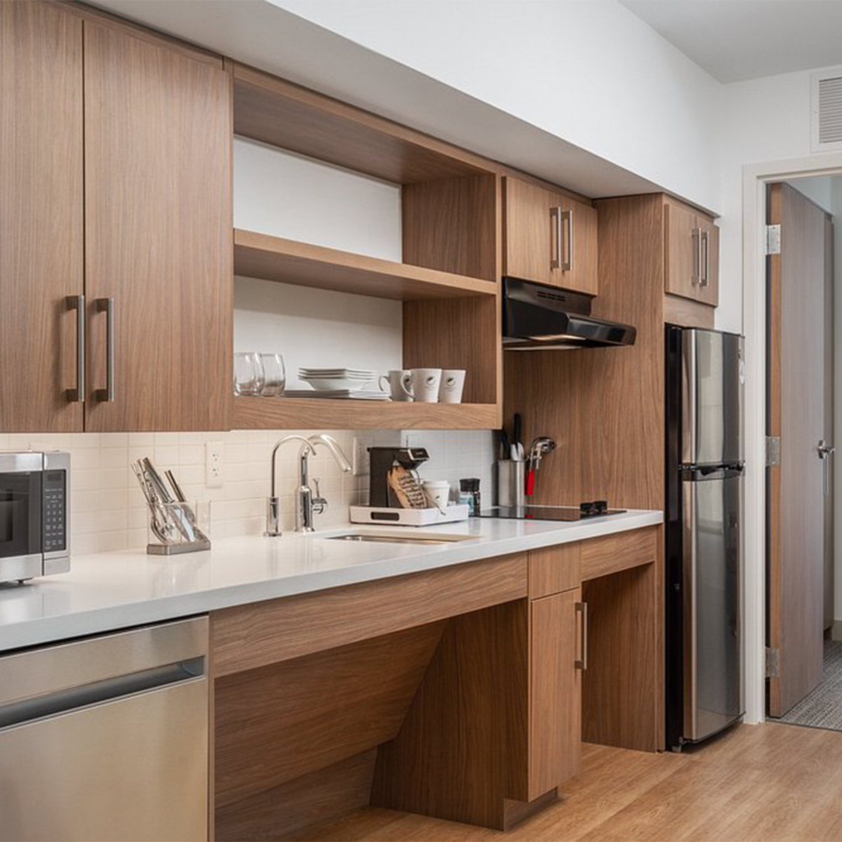 Kitchen & Wardrobe