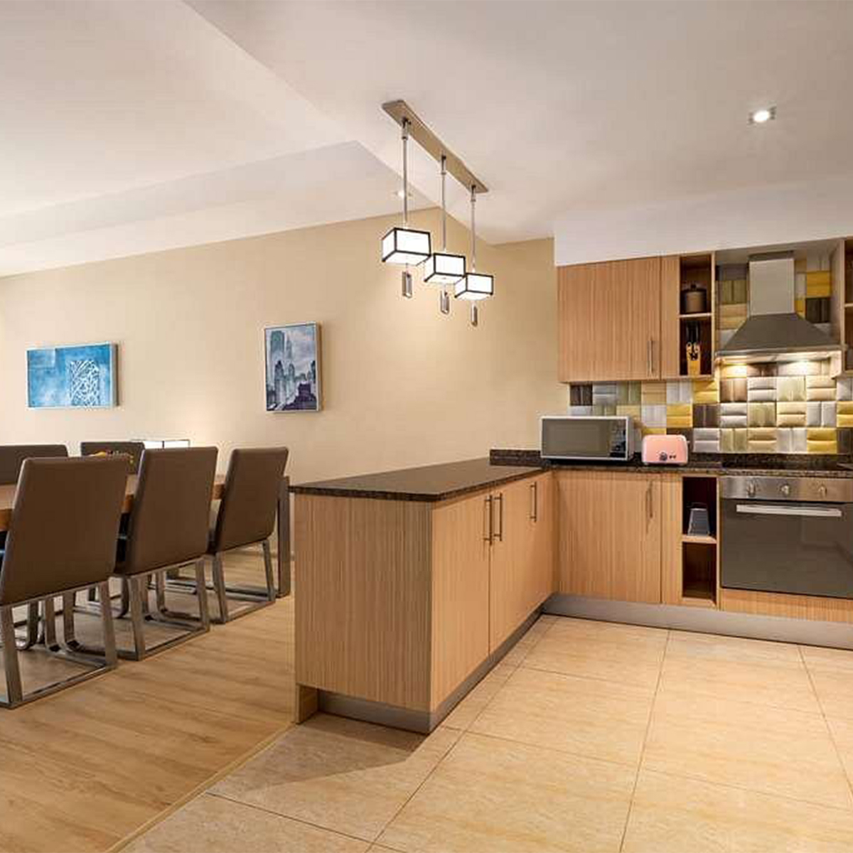Kitchen & Wardrobe